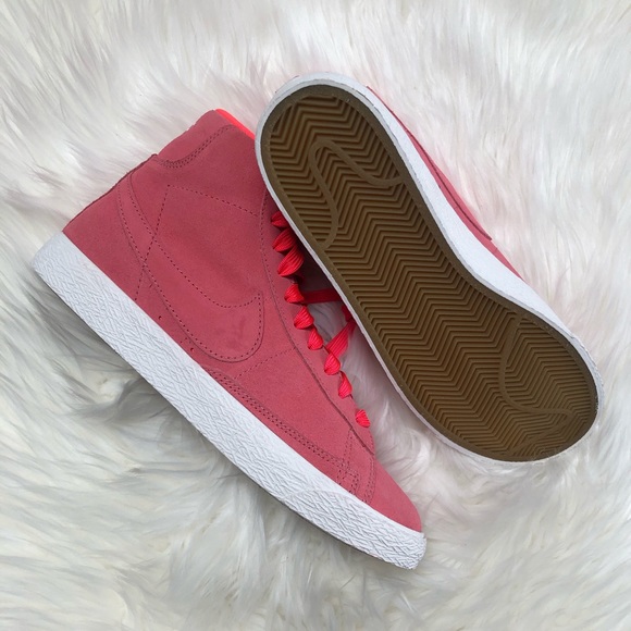 NWOB 💖NIKE BLAZER SIZES 5 & 7 YOUTH - Picture 3 of 8